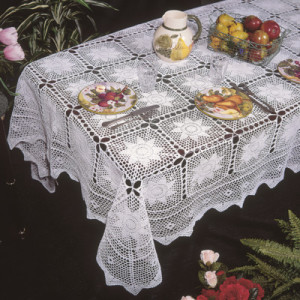 Violet-Linen-Stars-Crochet-Design-Tablecloth