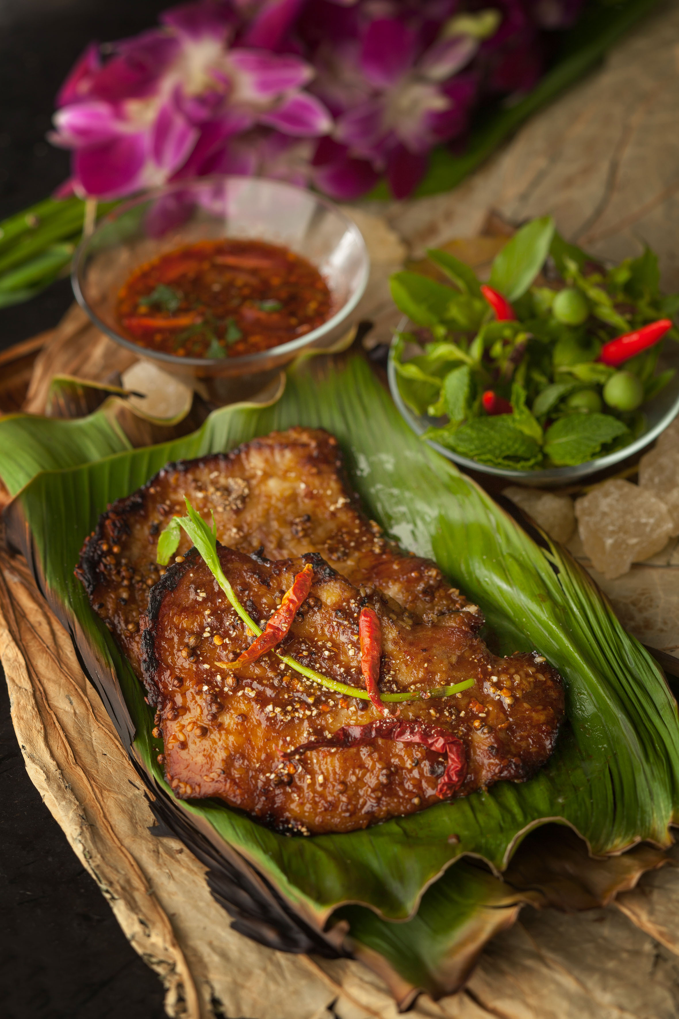 Yamm_Discover Thai Taste Buffet_Roasted Spices Aromatic Pork Neck with Spicy Tamarind Sauce (2015)