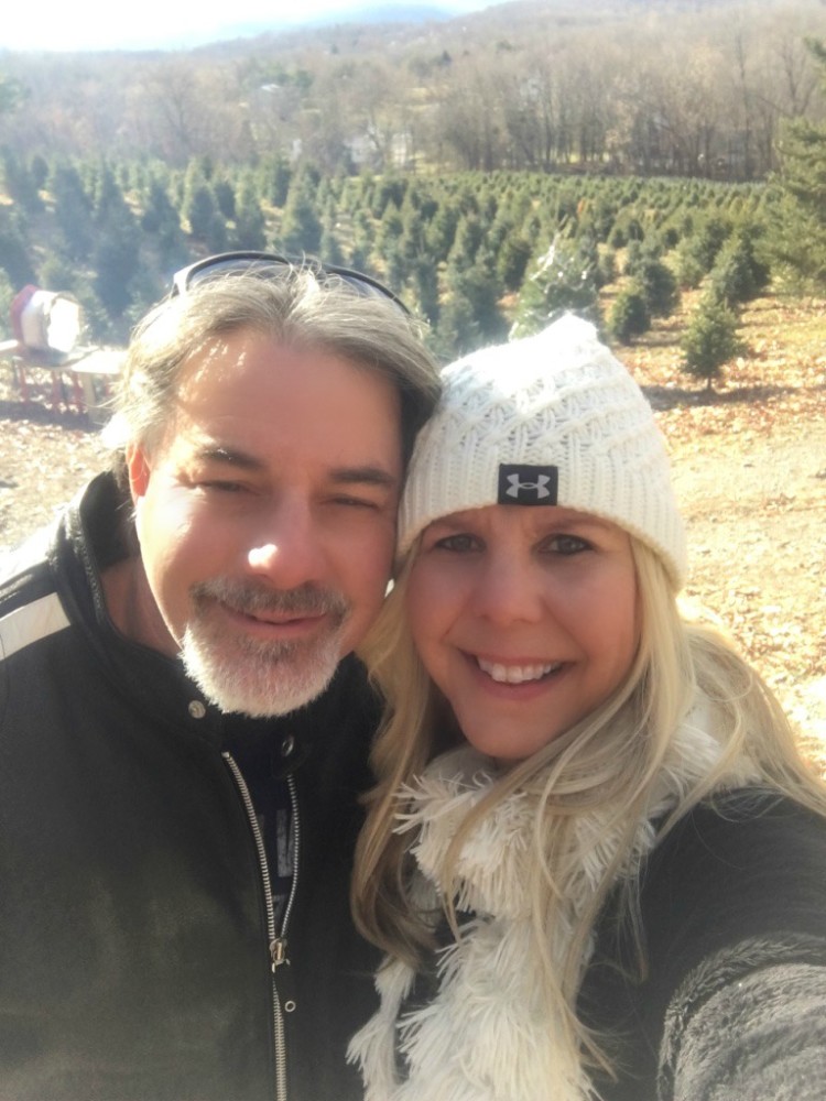 Couple with xmas trees