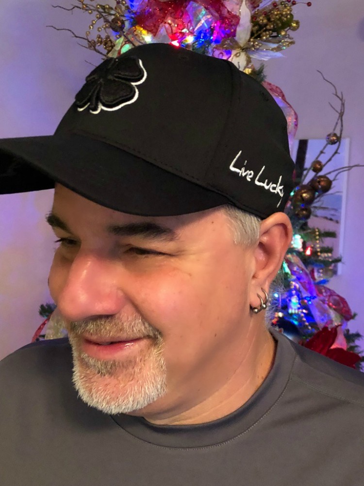 Live lucky hat