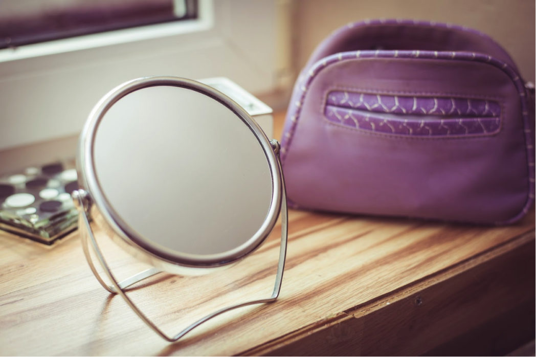 purse and mirror