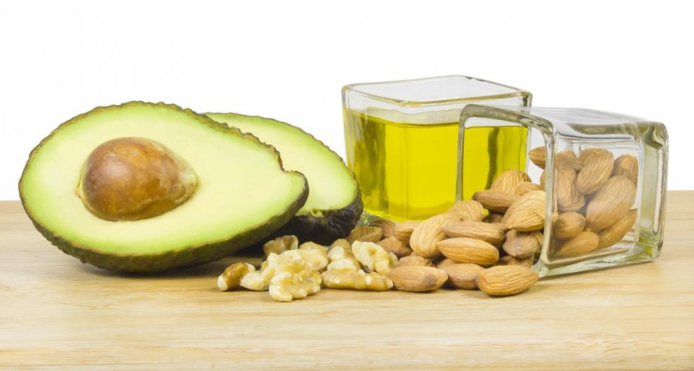 avocados-nuts-and-olive-oil-e1507408232402